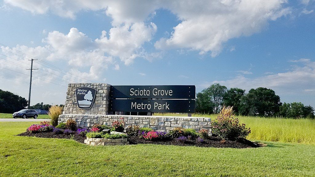 Welcome sign of Scioto Grove Metro Park