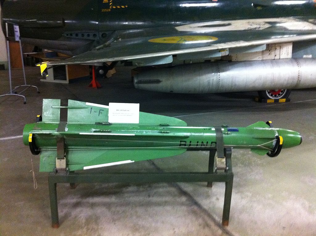 Robot 28 Falcon at Aeroseum