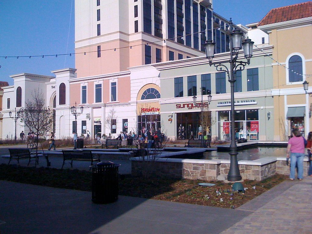 Shops at Bridge Street Town Center