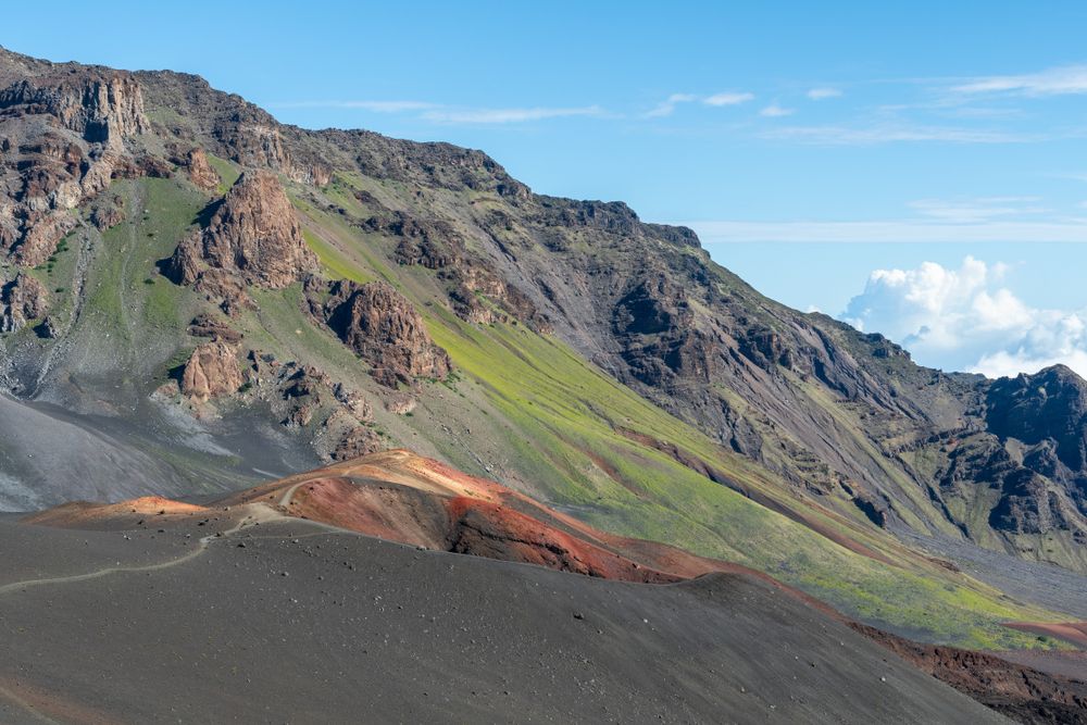 Colorful mountains and craters from the Keoneheehee Trail