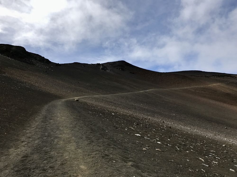 Daytime view of Keoneheehee (Sliding Sands) Trail
