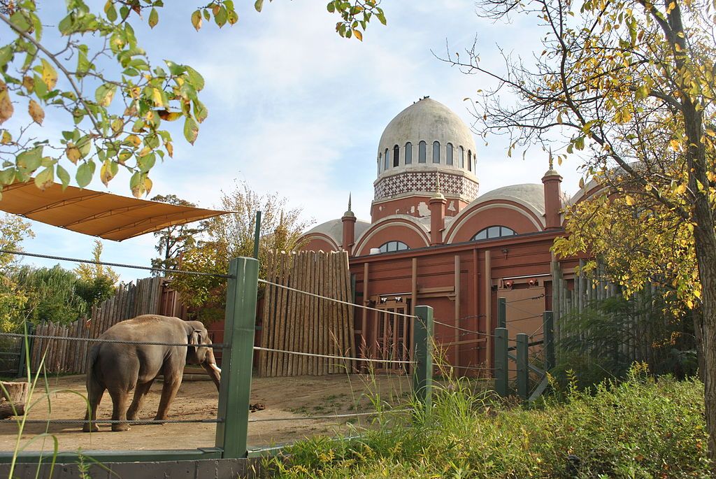Elephant house at Cincinnati Zoo & Botanical Garden