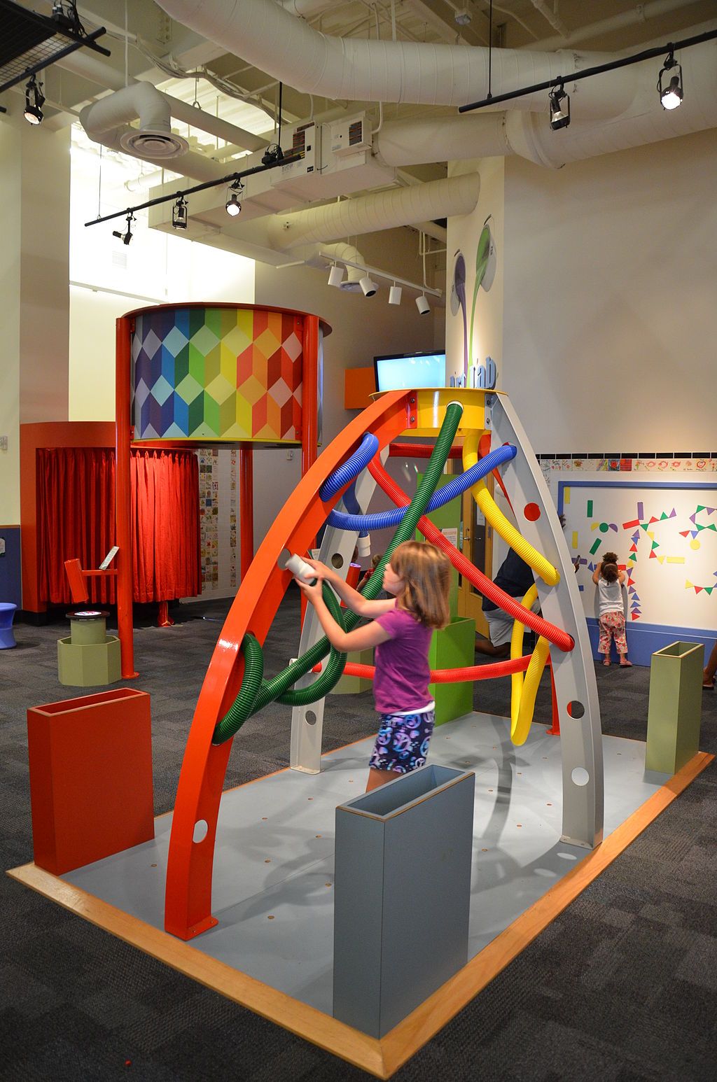 Children playing in Glazer Children's Museum