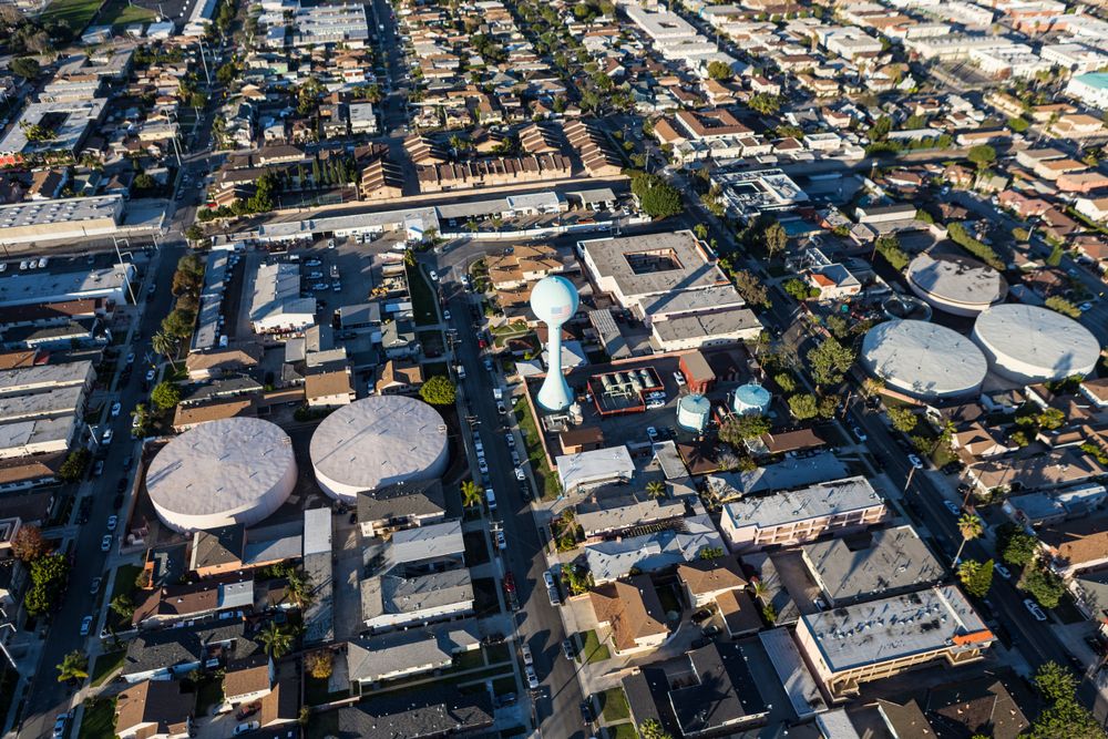 Daytime view of Hawthorne Water Tower