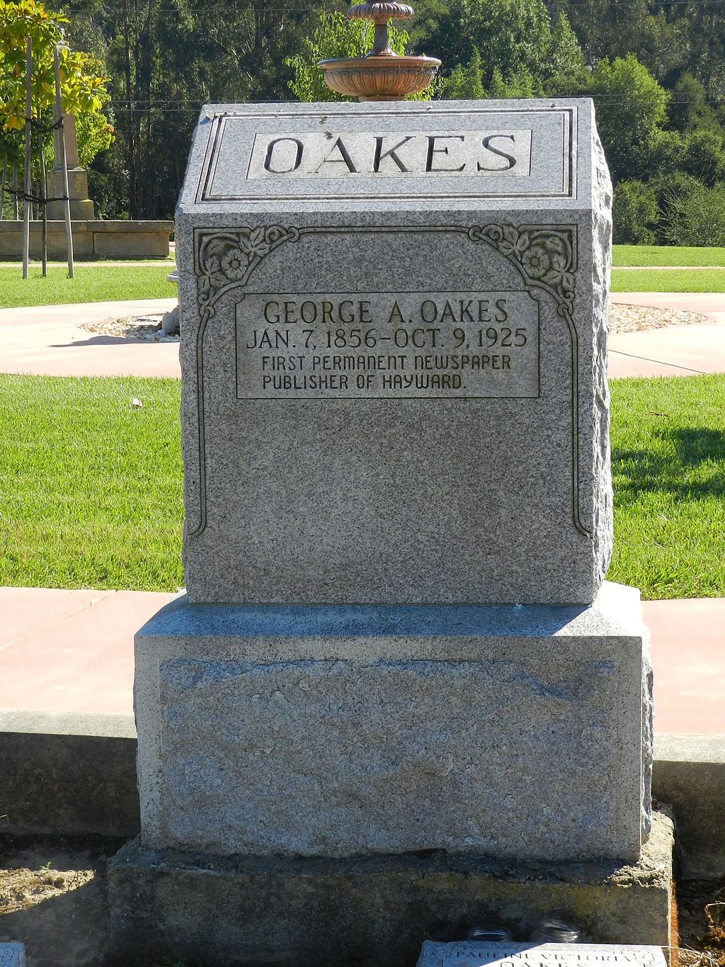 Headstone of the first publisher of Hayward at Lone Tree Cemetery