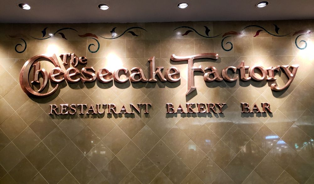 Cheesecake factory in Woodfield Mall