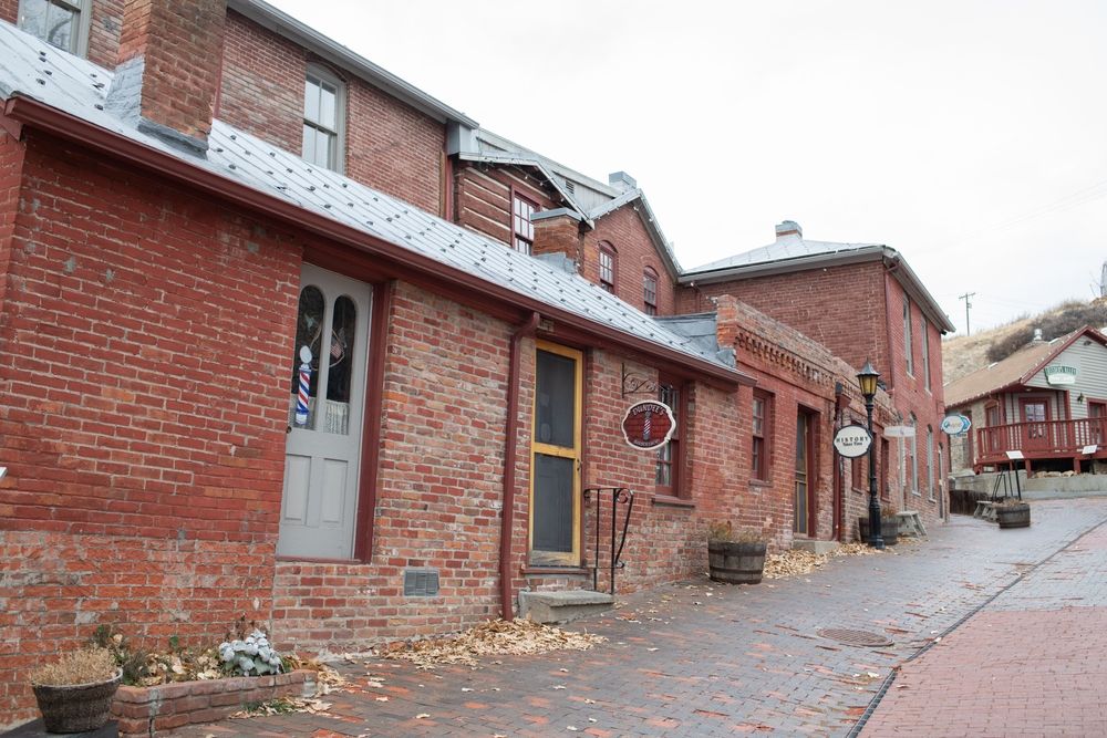 Red brick houses along Reeder's Alley