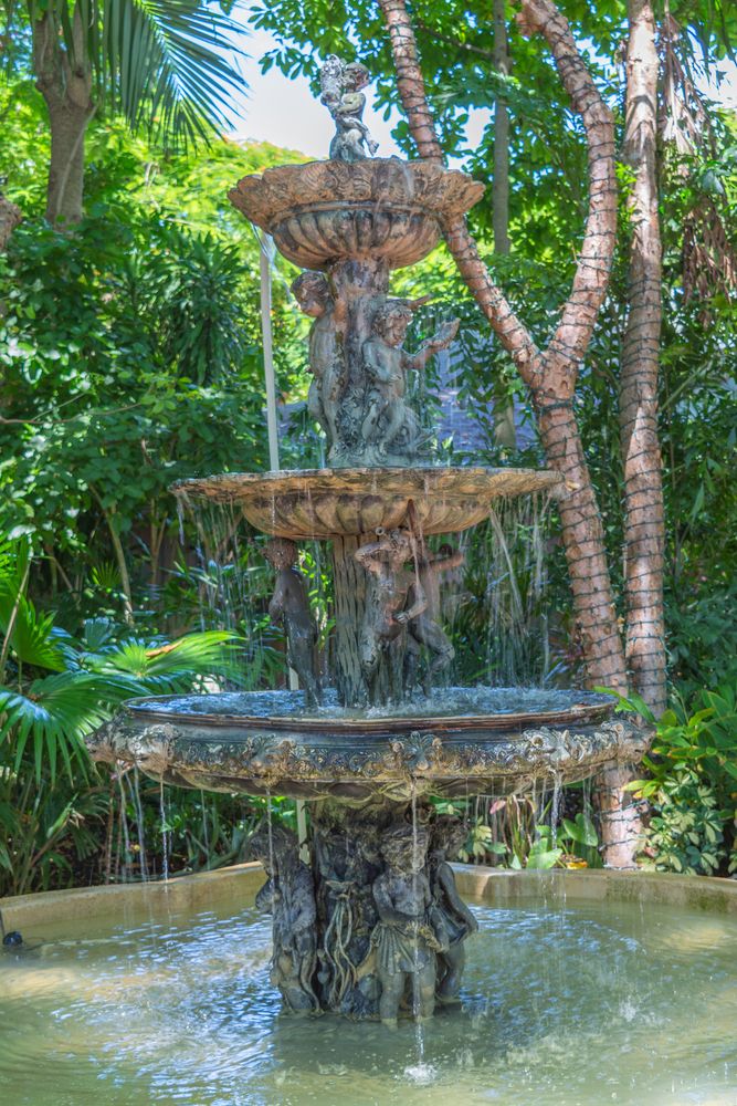 Water fountain at Cauley Square Historic Village