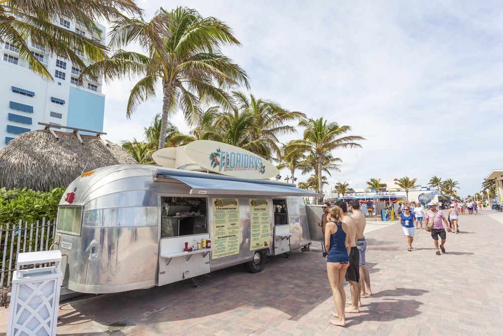 Food truck at Hollywood Beach Broadwalk