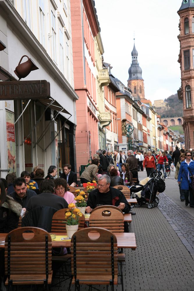 People dining alfresco at Hauptstrasse