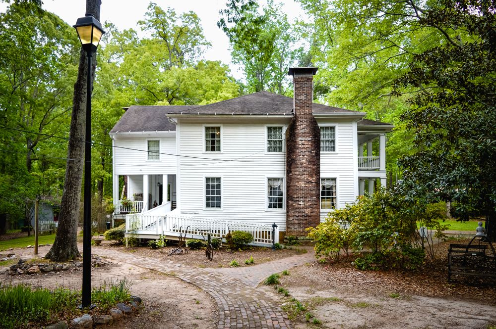 Side facade of Stately Oaks Plantation