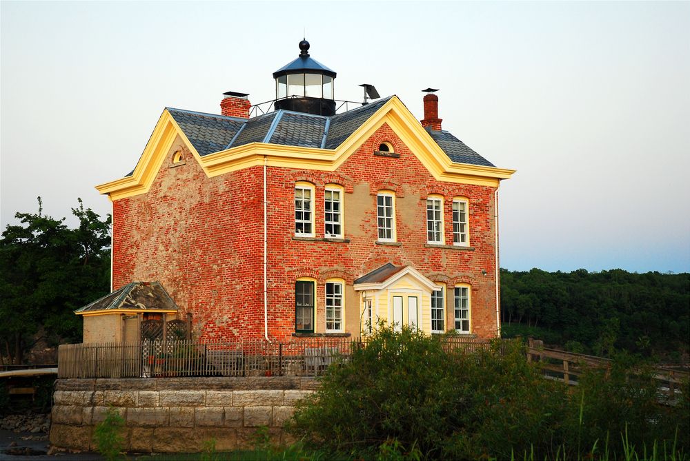 Exterior of Historic Saugerties Lighthouse