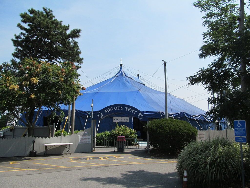 Exterior of Cape Cod Melody Tent