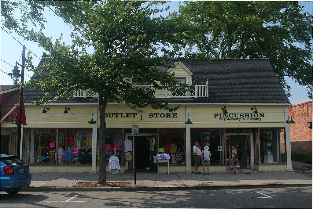 Outlet store at Main Street