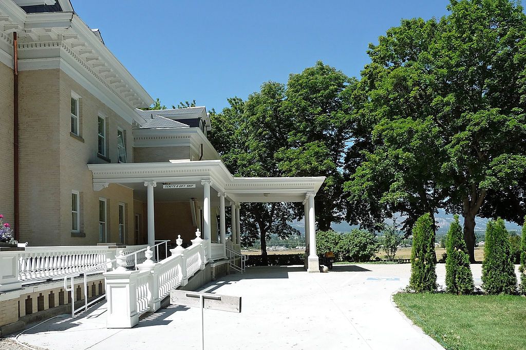 Side view of Daly Mansion's exterior