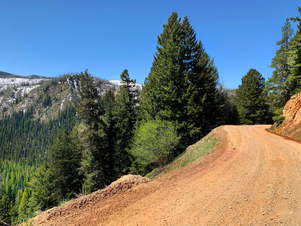 Cliffside trail of Skalkaho Pass