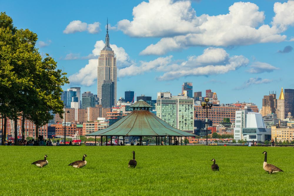 Sunny day at Hoboken Riverside Park