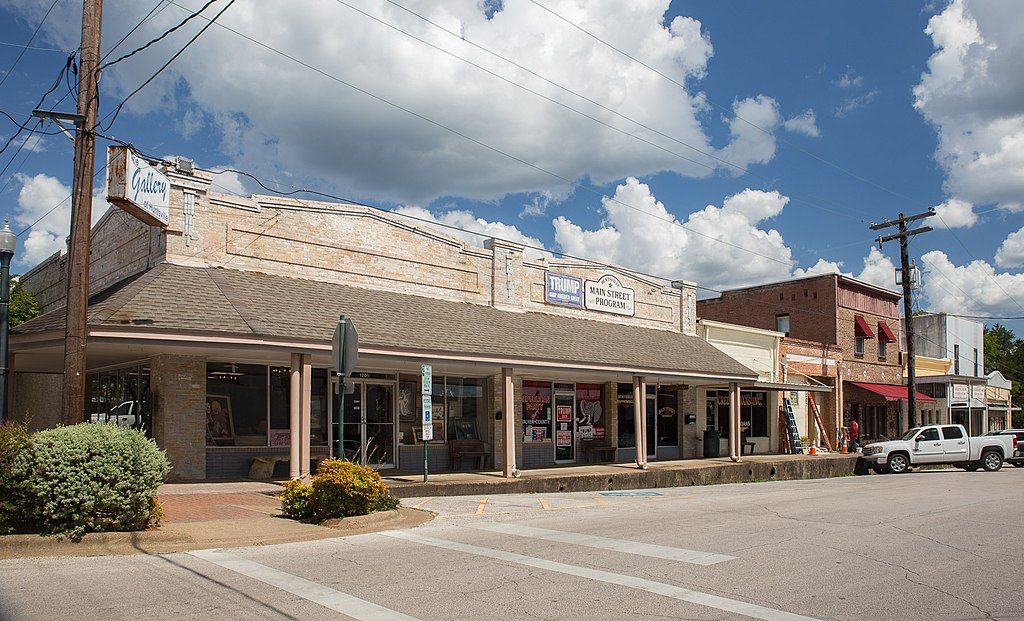 Shops along Downtown Huntsville