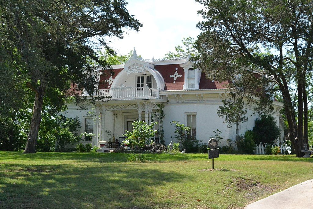 Exterior of Lay-Bozka House