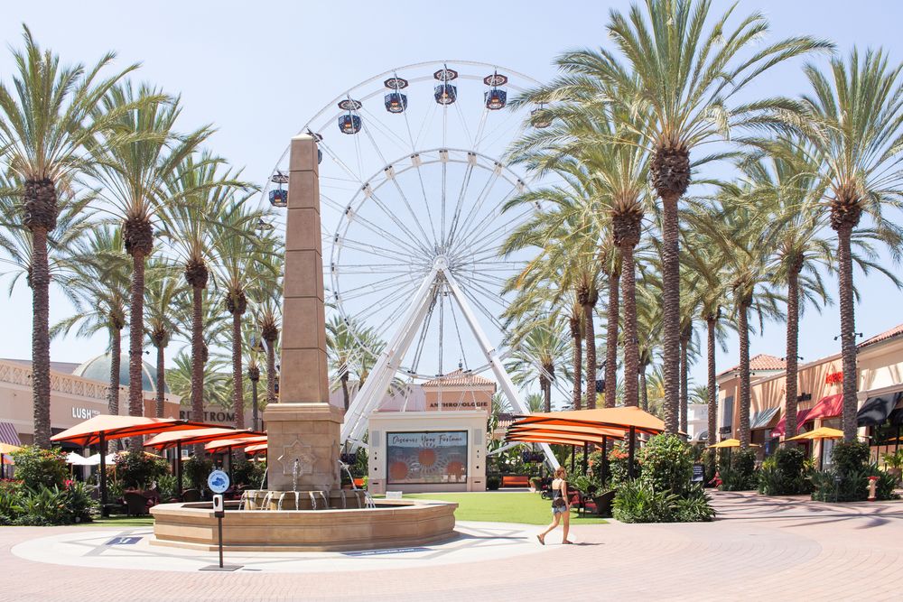 Giant ferris wheel at Irvine Spectrum Center