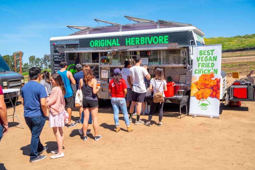 Food truck in Tanaka Farms