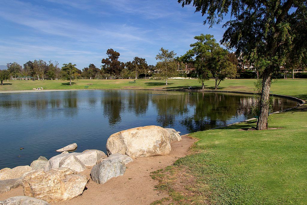 The lake of William R. Mason Regional Park