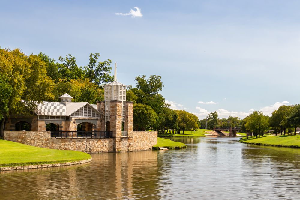A building facing the waters at Centennial Park