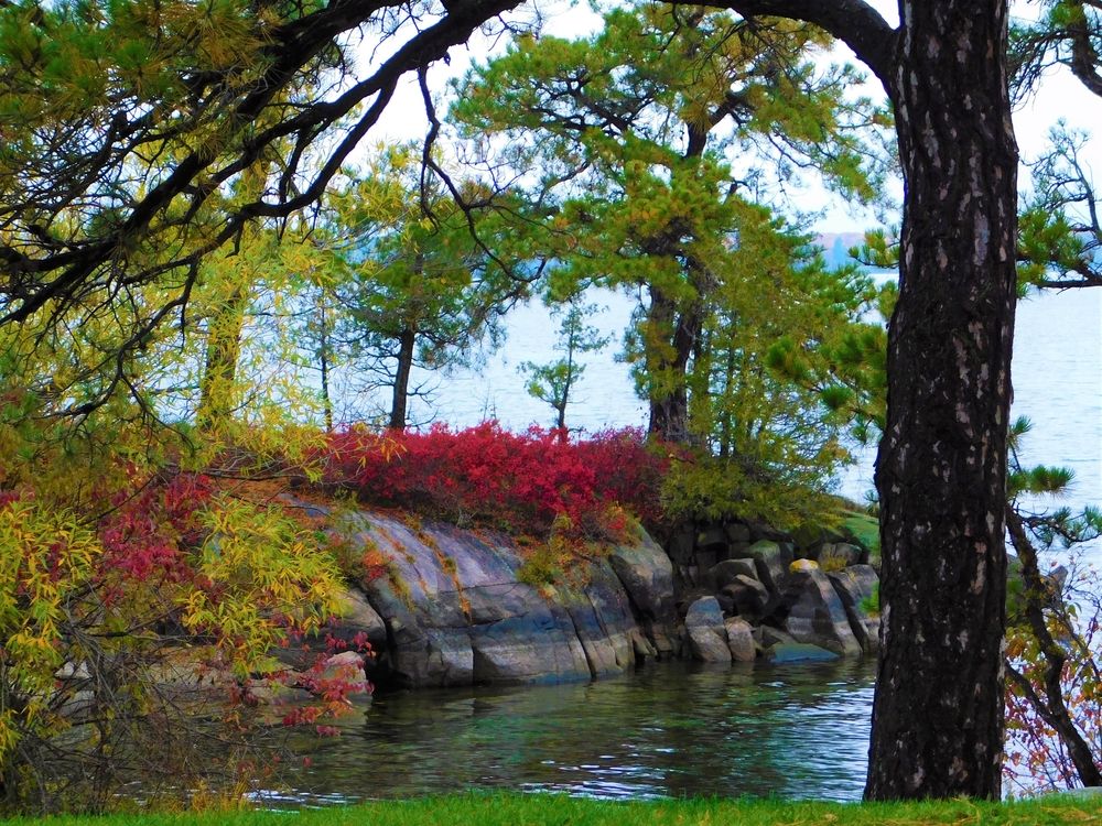 The waters of Kring Point State Park