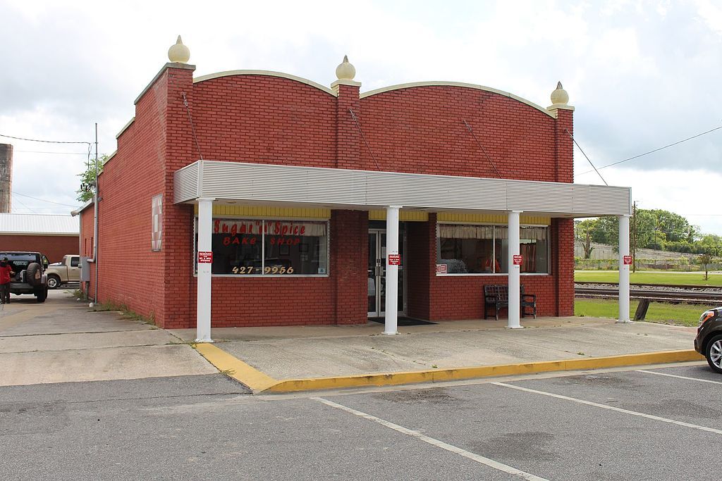Exterior of Sugar N Spice Bake Shop