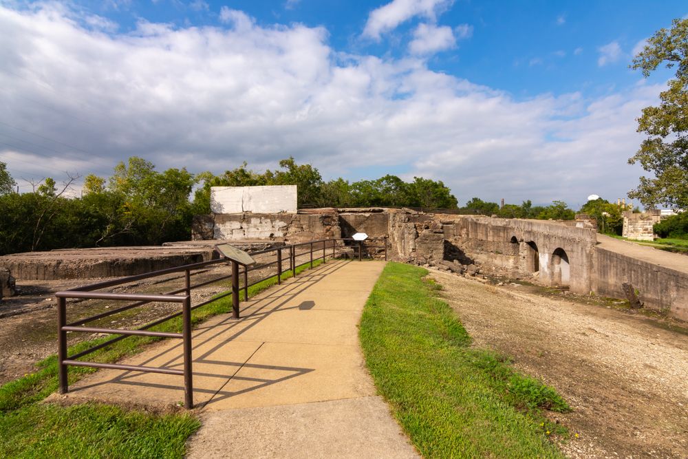 Trail at Joliet Iron Works Historic Site