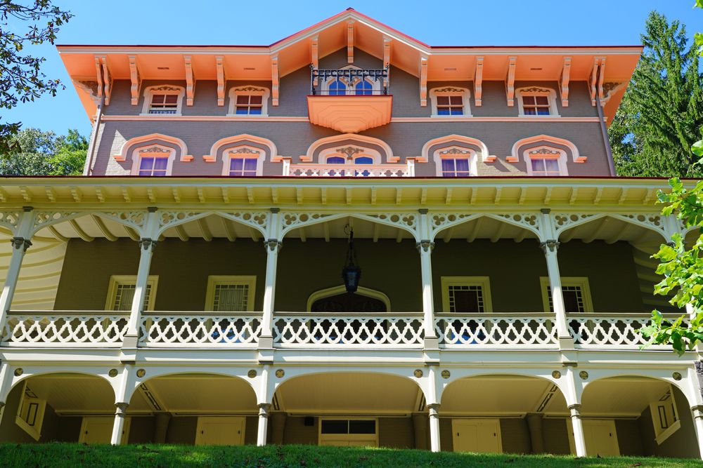 Closer view of Asa Packer Mansion's exterior