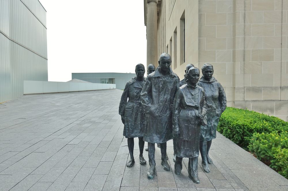 Statues at Nelson Atkins Museum of Art