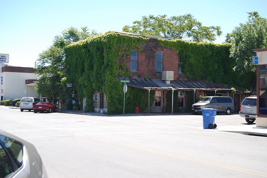Building along Kelseyville's Main Street