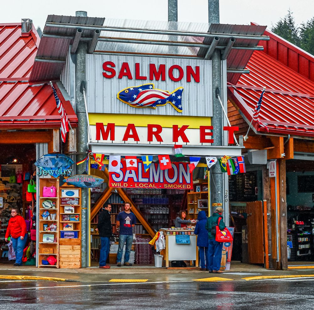 Front entrance and name sign of Salmon Market