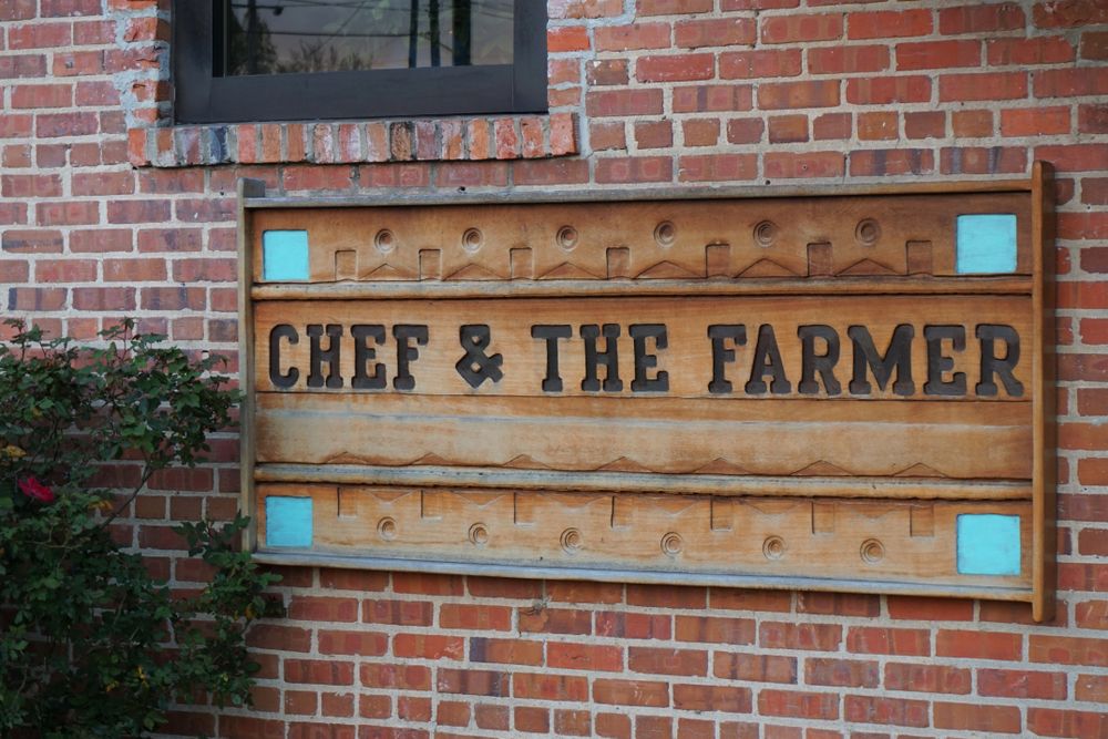 Name sign of Chef and the Farmer