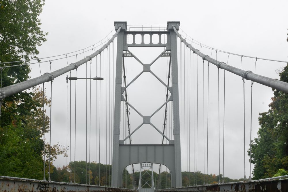 Structure of the Kingston-Port Ewen Suspension Bridge