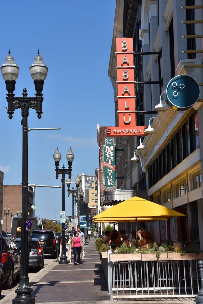 Shops at Market Square Knoxville