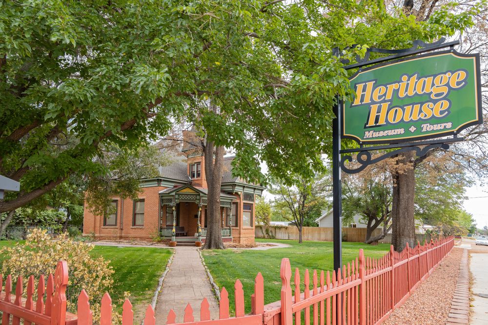 Welcome sign of Kanab Heritage House Museum