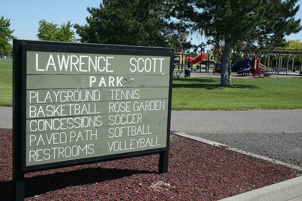Welcome sign of Lawrence Scott Park