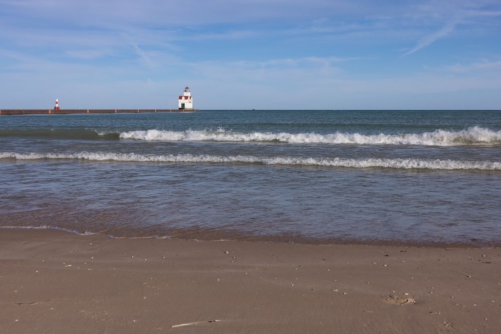 Far view of the Kewaunee Pierhead Lighthouse