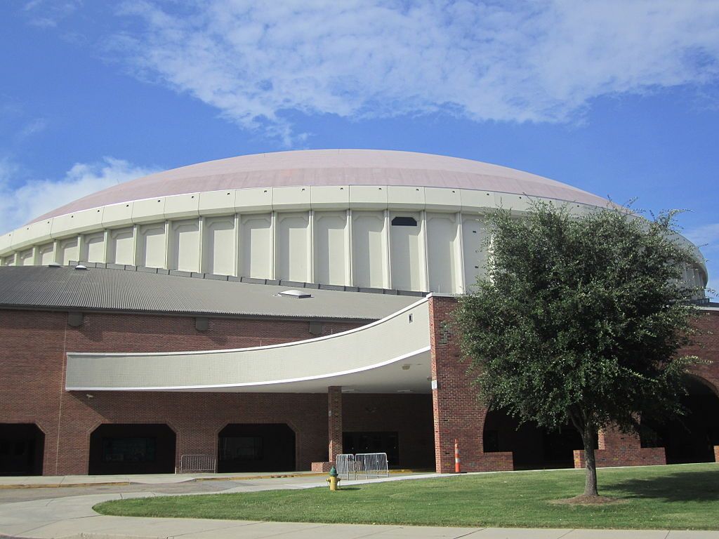 Exterior of Cajundome Arena