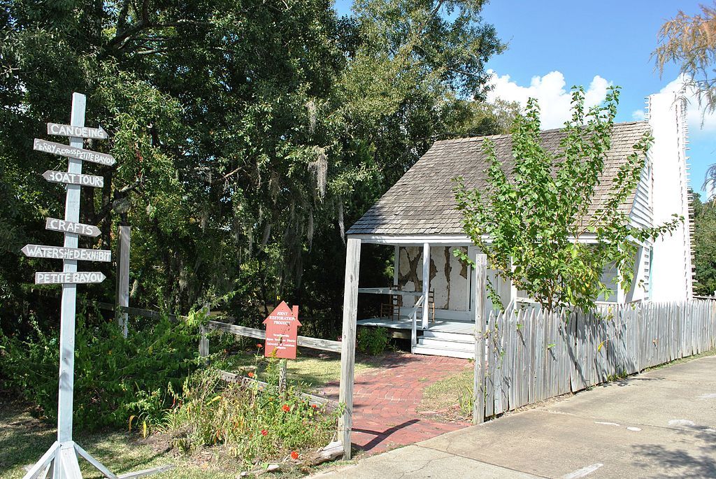 Arrow signs in Vermilionville Historic Village
