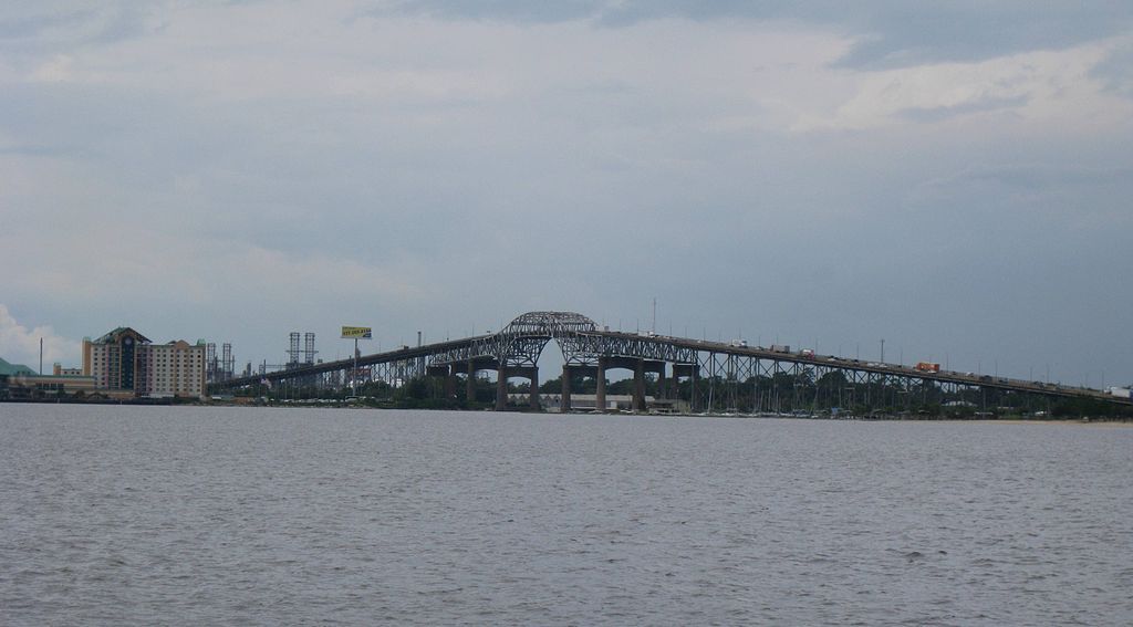 Far view of the Calcasieu River Bridge