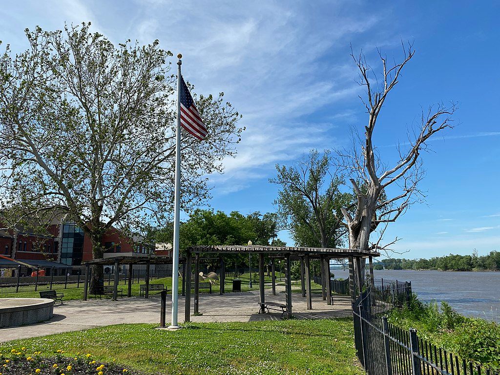 Daytime view of Leavenworth Landing Park