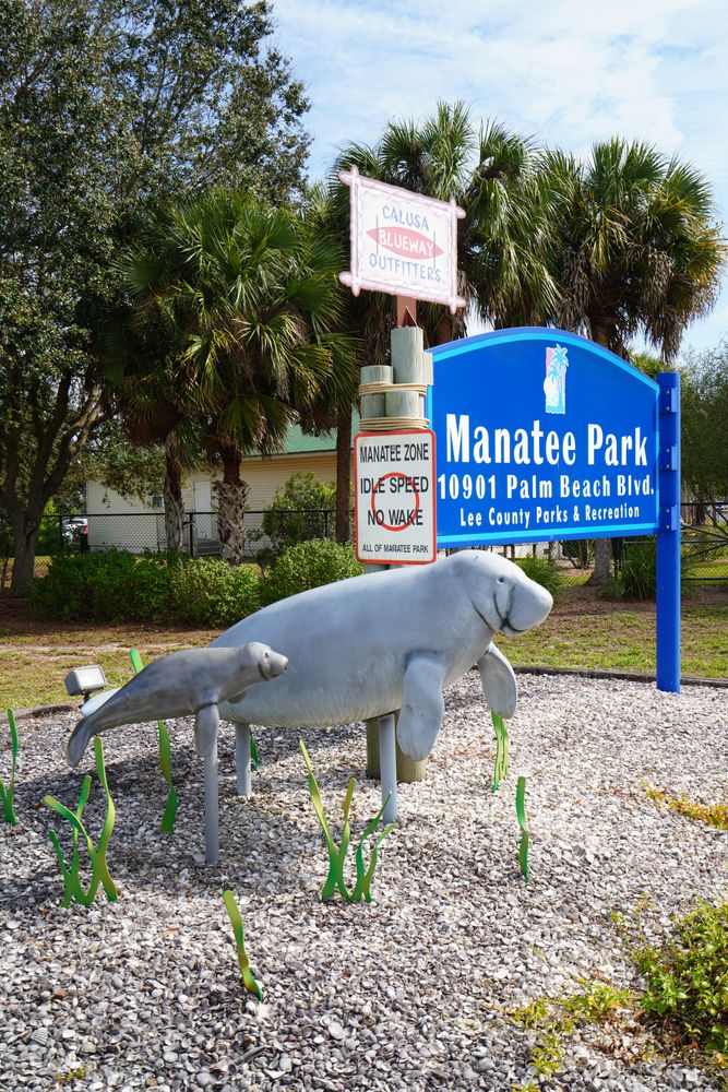 Welcome sign of Manatee Park