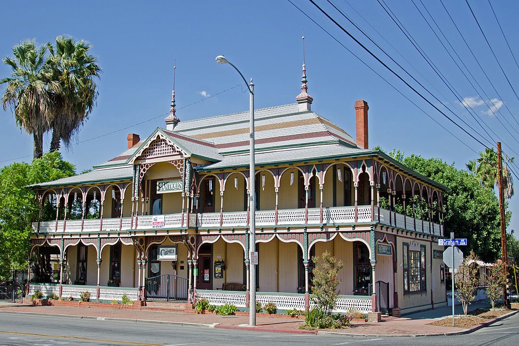 Crescent Bath House at Downtown Lake Elsinore
