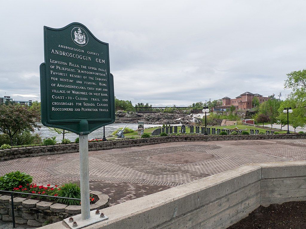A signpost at Veterans Memorial Park.