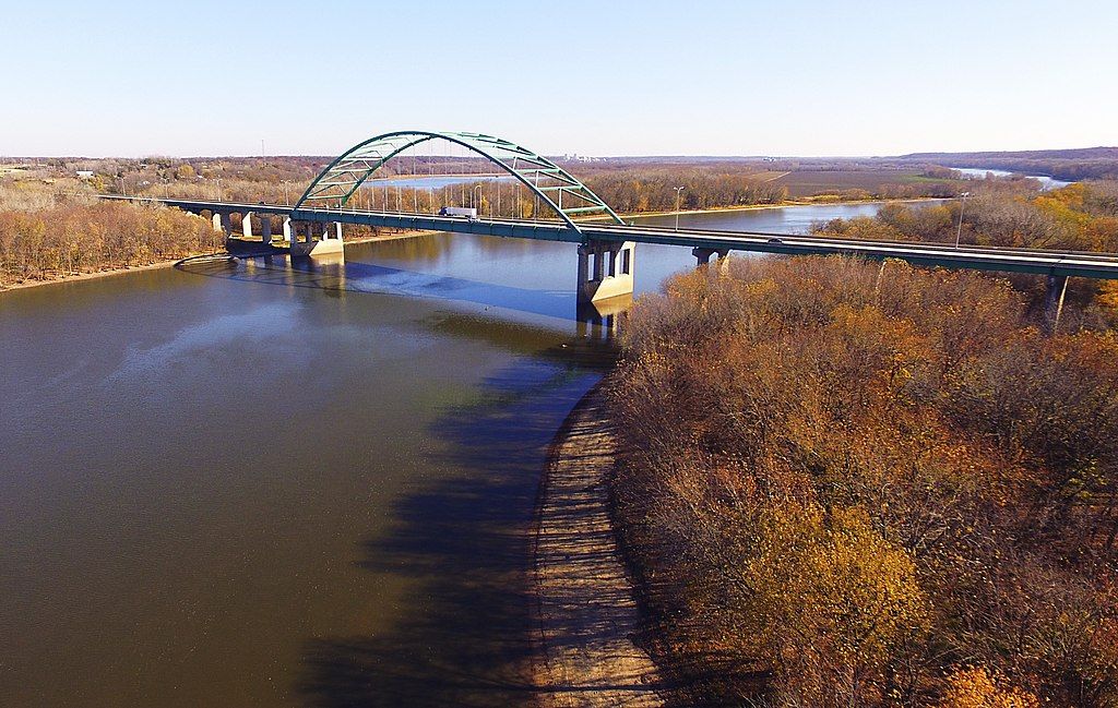Aerial view of Abraham Lincoln Memorial Bridge