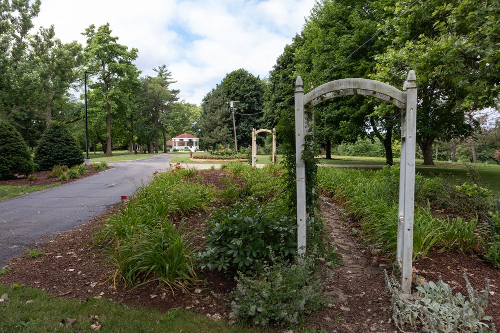 Daytime view of Dellwood Park