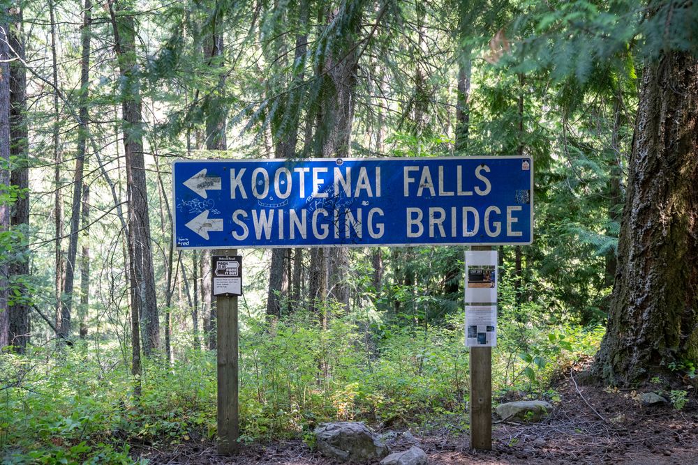 Direction sign of Kootenai Falls & Swinging Bridge